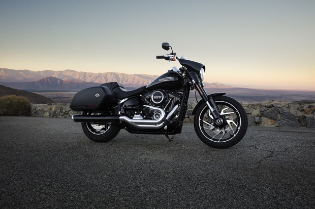 NEW HARLEY-DAVIDSON SPORT GLIDE MELDS STREET-CARVING AGILITY WITH LONG-HAUL CAPABILTY