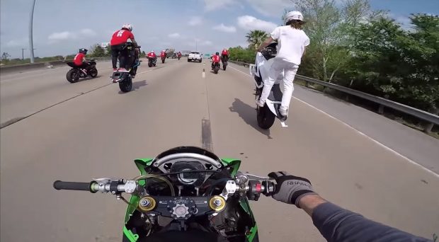 Stunt Motorcycle TAKEOVER Highway at ESR Stunt Ride 2019!