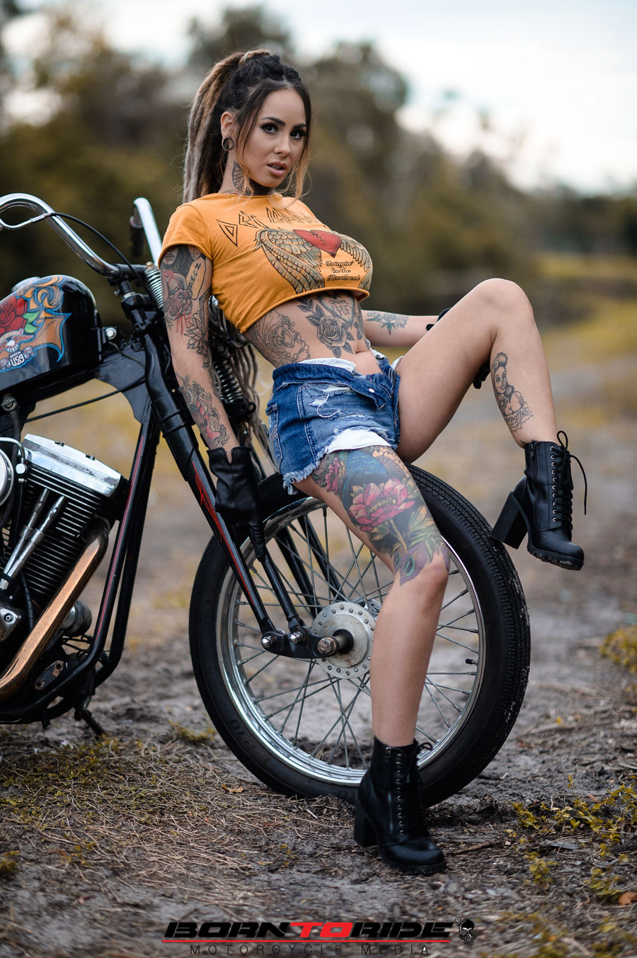 https://borntoride.com/wp-content/uploads/2020/03/Biker-babe-velvet-queen-19.jpg