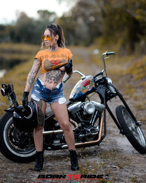 Biker babe velvet queen (50) | Born To Ride Motorcycle Magazine ...